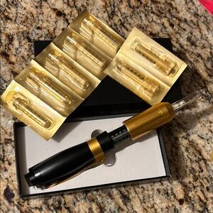 Black and Gold Hyaluronic Pen Set